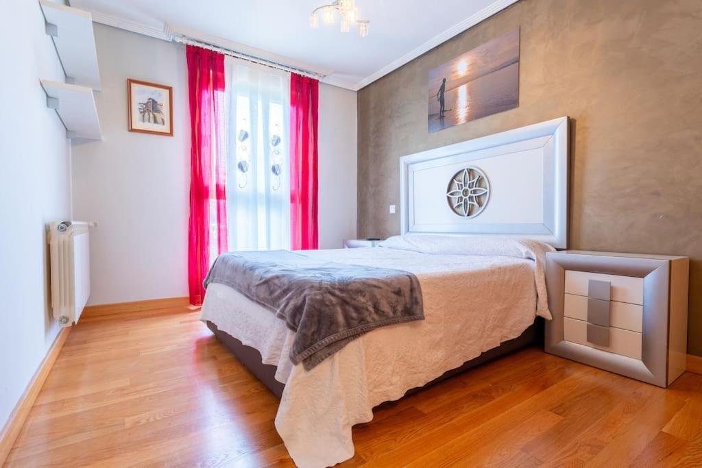 Apartamento En El Corazon De La Ciudad Con Parking Сантандер Екстериор снимка