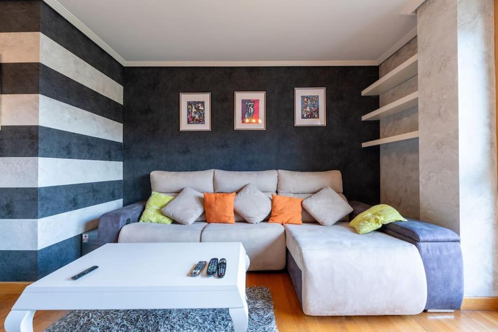 Apartamento En El Corazon De La Ciudad Con Parking Сантандер Екстериор снимка