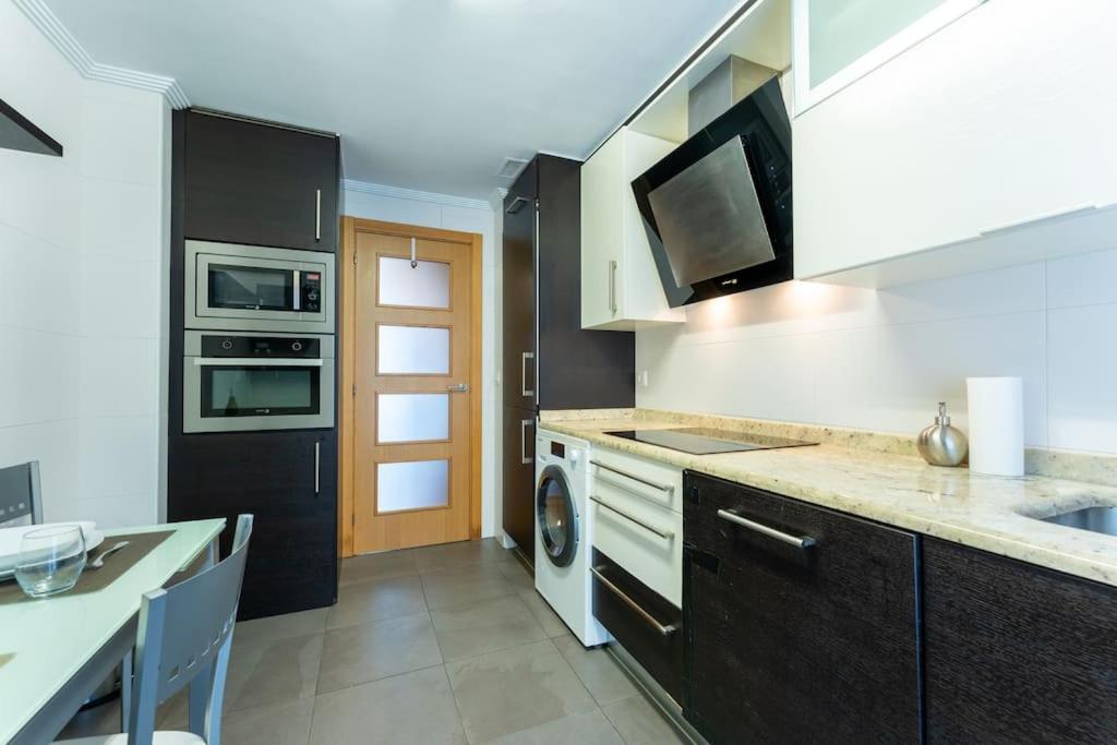 Apartamento En El Corazon De La Ciudad Con Parking Сантандер Екстериор снимка