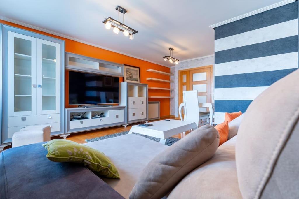 Apartamento En El Corazon De La Ciudad Con Parking Сантандер Екстериор снимка