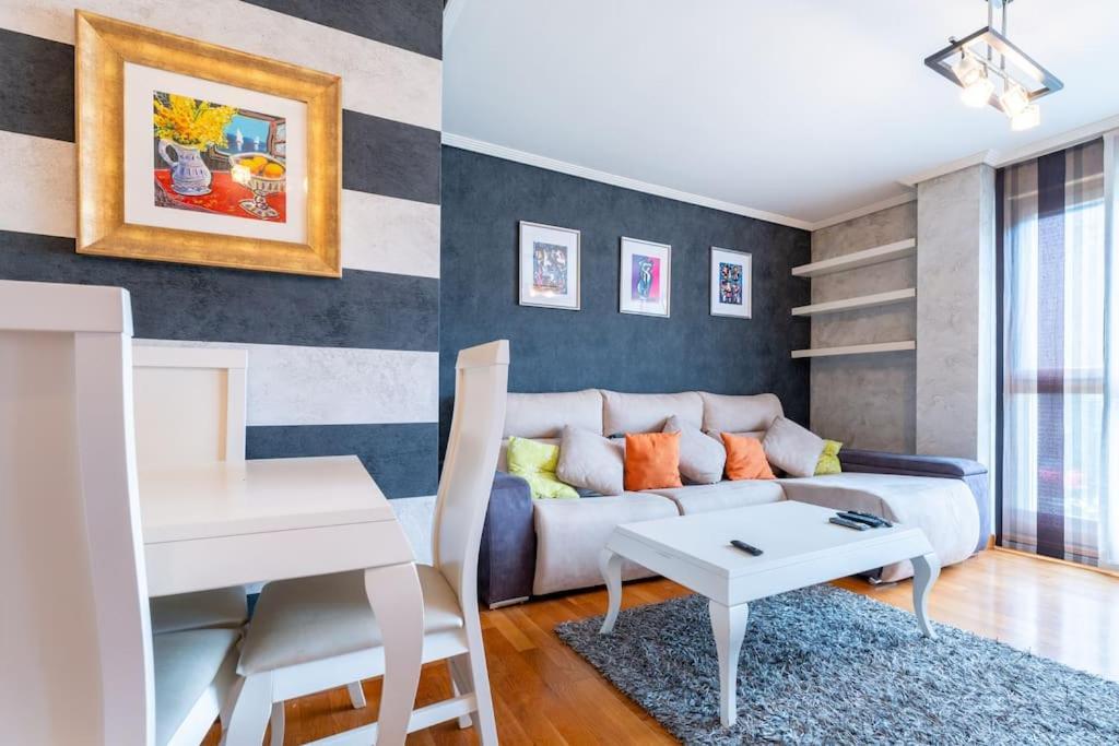 Apartamento En El Corazon De La Ciudad Con Parking Сантандер Екстериор снимка
